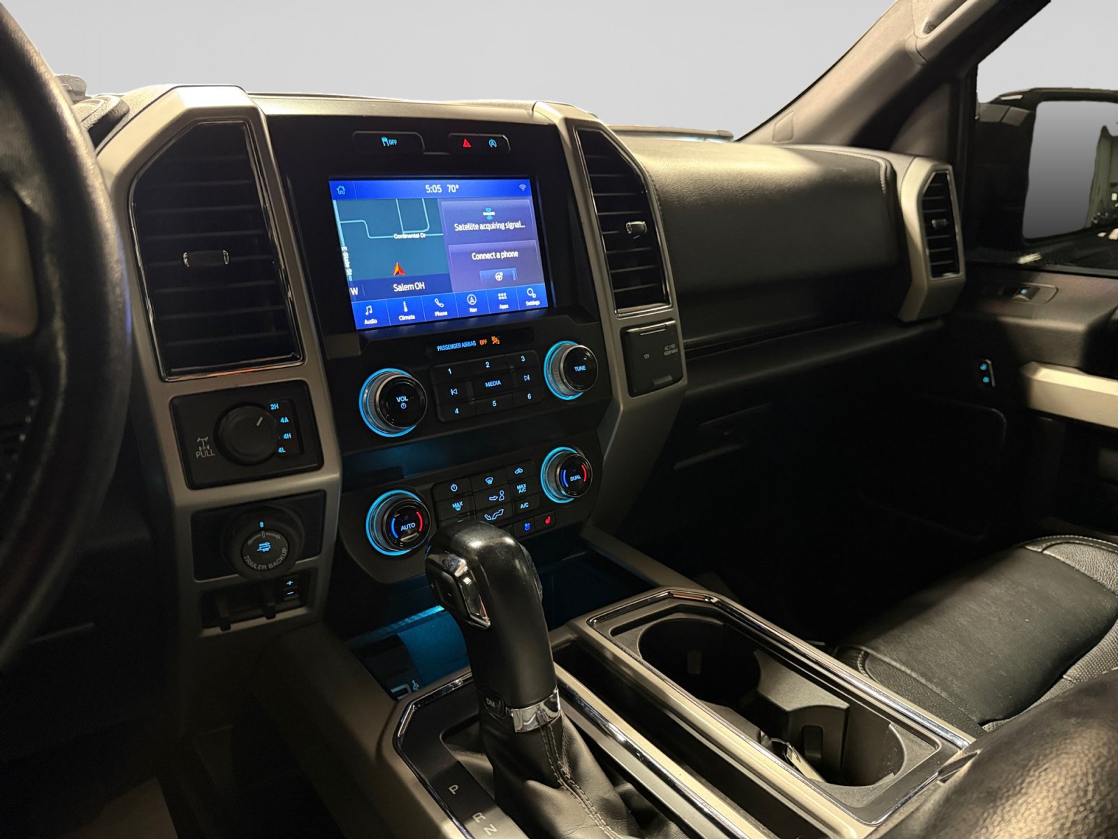 Used 2019 Ford F150 Lariat w/ Equipment Group 502A Luxury AWD/4WD image 20