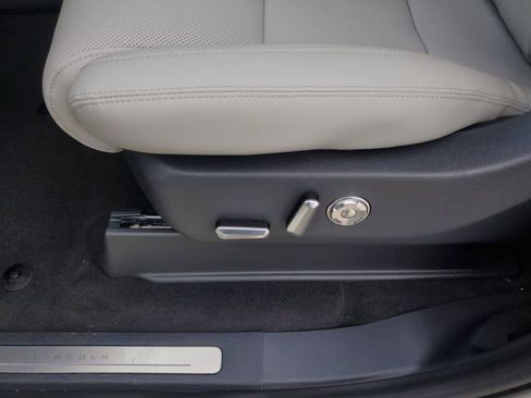 New 2025 Lincoln Navigator L Reserve AWD/4WD image 24
