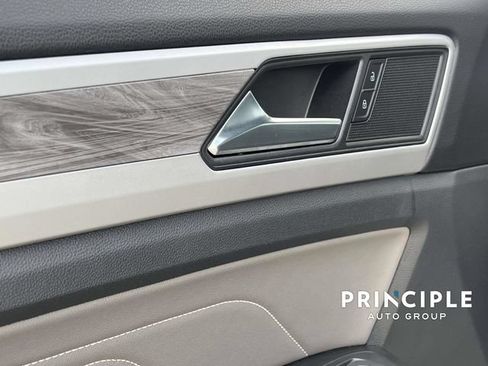 Used 2023 Volkswagen Atlas Cross Sport SE w/ Panoramic Sunroof Package FWD image 13