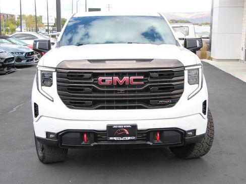Used 2022 GMC Sierra 1500 AT4X image 2