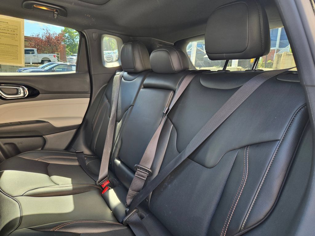 Used 2023 Jeep Compass Limited w/ Sun and Sound Group AWD/4WD image 13