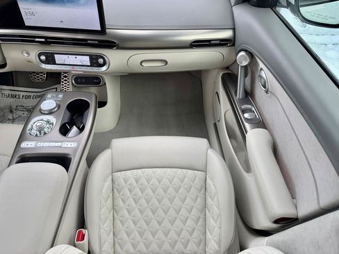 Used 2023 Genesis GV60 Performance image 19