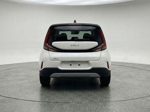 Used 2025 Kia Soul LX w/ LX Technology Package FWD image 7