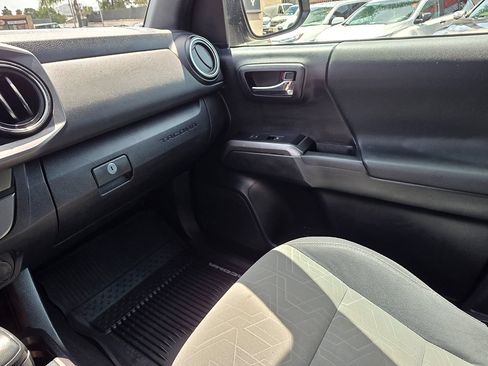 Used 2021 Toyota Tacoma TRD Off-Road w/ Technology Package AWD/4WD image 38