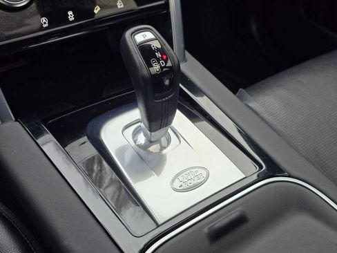 Used 2020 Land Rover Discovery Sport SE image 27