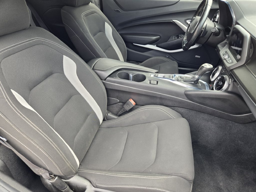 Used 2022 Chevrolet Camaro LT w/ Technology Package RWD image 14