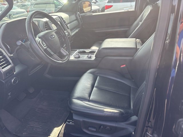Used 2020 Ford Expedition XLT w/ Equipment Group 202A AWD/4WD image 5