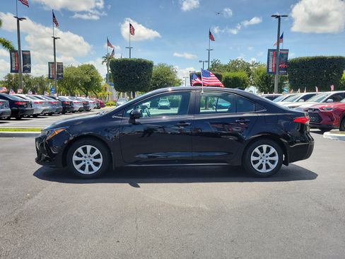 Used 2025 Toyota Corolla LE FWD image 7