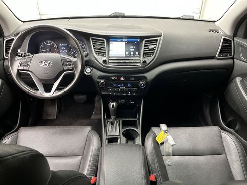 Used 2017 Hyundai Tucson SE Plus AWD/4WD image 4