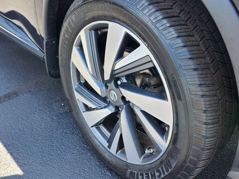 Used 2017 Nissan Murano Platinum w/ Platinum Technology Package AWD/4WD image 38