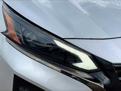 New 2025 Nissan Altima 2.5 SR image 19