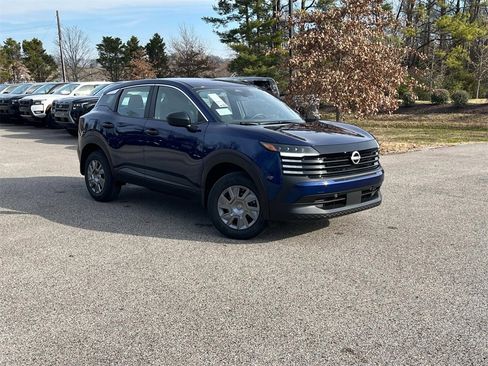 New 2026 Nissan Kicks S image 2