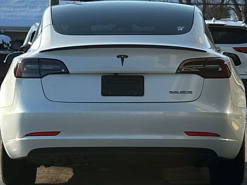 Used 2022 Tesla Model 3 Performance image 9