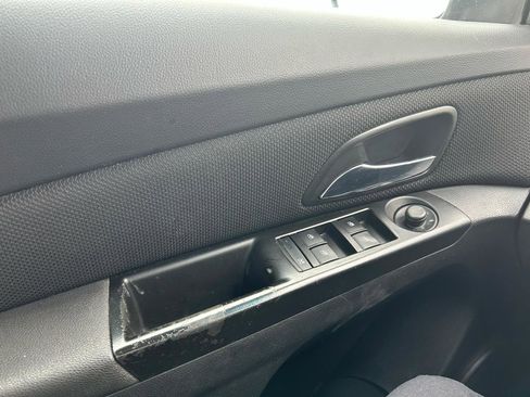 Used 2014 Chevrolet Cruze LT image 28