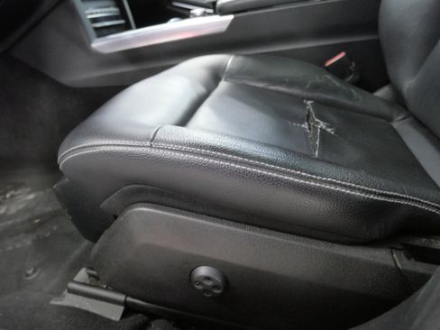 Used 2014 Mercedes-Benz E 350 4MATIC Sedan image 20