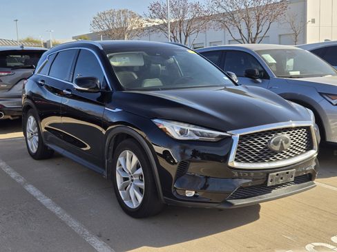 Used 2019 INFINITI QX50 Essential w/ Premium Heat Package image 3