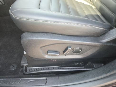 Certified 2024 Ford Edge SEL w/ Convenience Package image 12