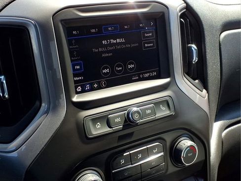 Used 2020 Chevrolet Silverado 1500 Custom w/ Custom Value Package AWD/4WD image 8