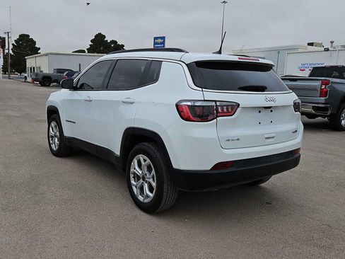 Used 2025 Jeep Compass Latitude AWD/4WD image 6