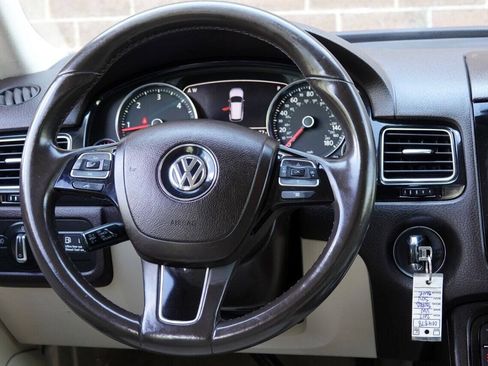 Used 2012 Volkswagen Touareg Sport AWD/4WD image 57
