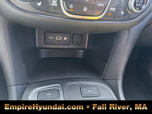 Used 2024 Chevrolet Equinox LT image 28