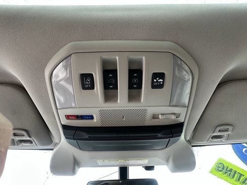 Used 2019 Subaru Ascent Touring image 19