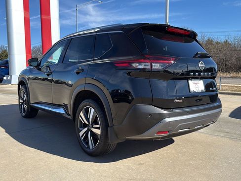 Used 2023 Nissan Rogue SL w/ SL Premium Package image 11