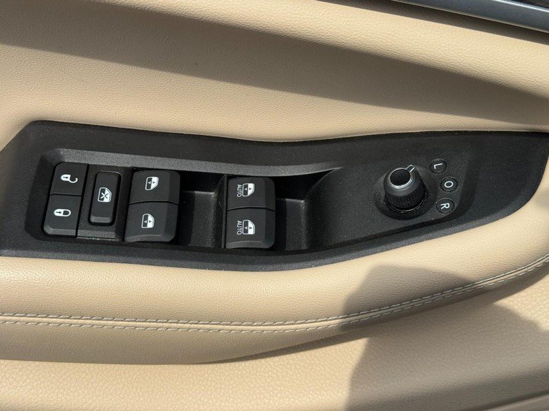 Used 2023 Jeep Grand Cherokee L Limited AWD/4WD image 18