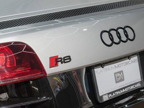 Used 2011 Audi R8 V10 image 32
