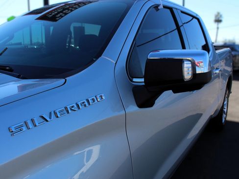 Used 2020 Chevrolet Silverado 1500 LTZ w/ LTZ Convenience Package image 13