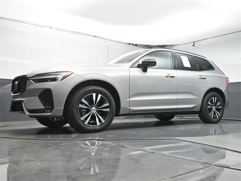 Used 2024 Volvo XC60 B5 Core w/ Protection Package Premier image 12