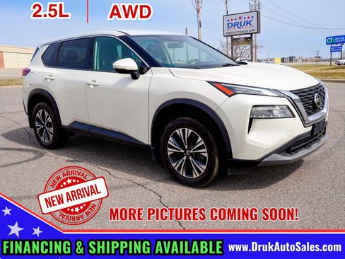 Used 2021 Nissan Rogue SV image 1