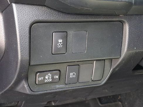 Used 2023 Toyota Tacoma SR AWD/4WD image 23