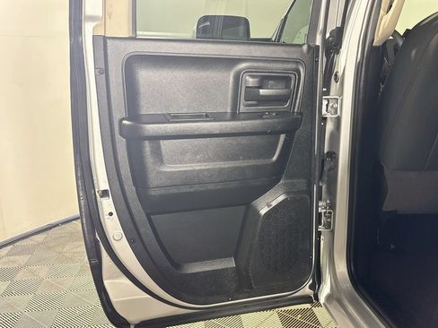 Used 2018 RAM 1500 ST AWD/4WD image 18