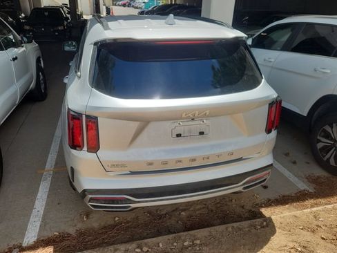 Used 2022 Kia Sorento S FWD image 4