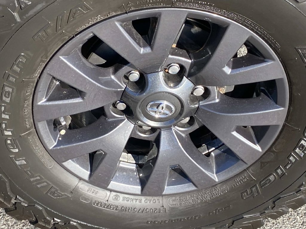 Used 2022 Toyota Tacoma SR5 AWD/4WD image 29