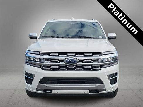 Used 2022 Ford Expedition Platinum image 3