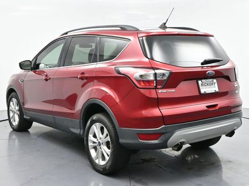 Used 2018 Ford Escape SE w/ SE Sync 3 Package FWD image 5