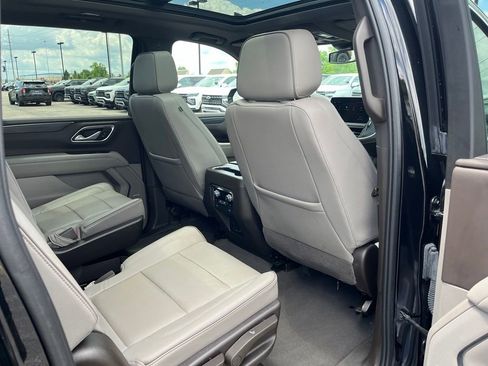 Used 2023 GMC Yukon XL SLT w/ SLT Luxury Package AWD/4WD image 30