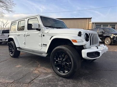 Used 2020 Jeep Wrangler Unlimited Sahara image 2
