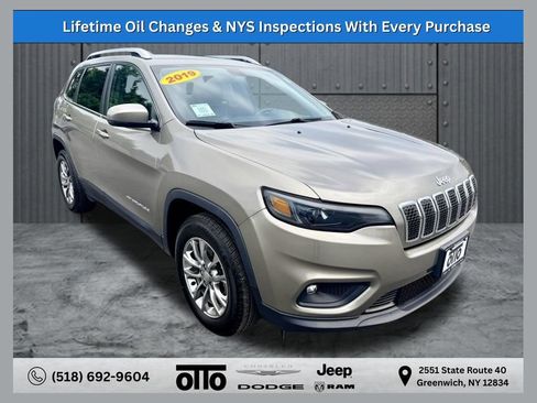 Used 2019 Jeep Cherokee Latitude Plus AWD/4WD image 1