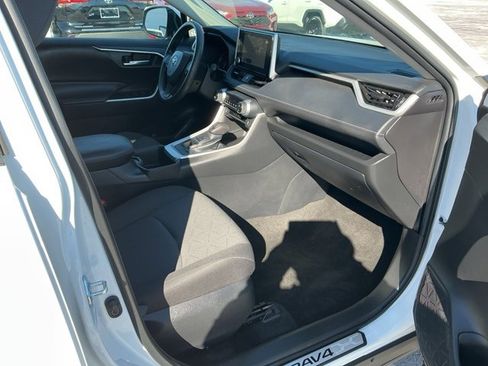 Used 2023 Toyota RAV4 XLE image 23