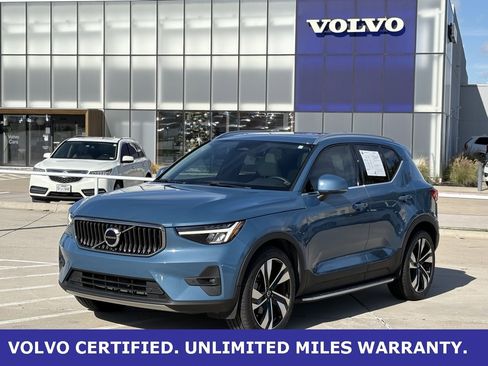Certified 2023 Volvo XC40 B4 Plus image 2