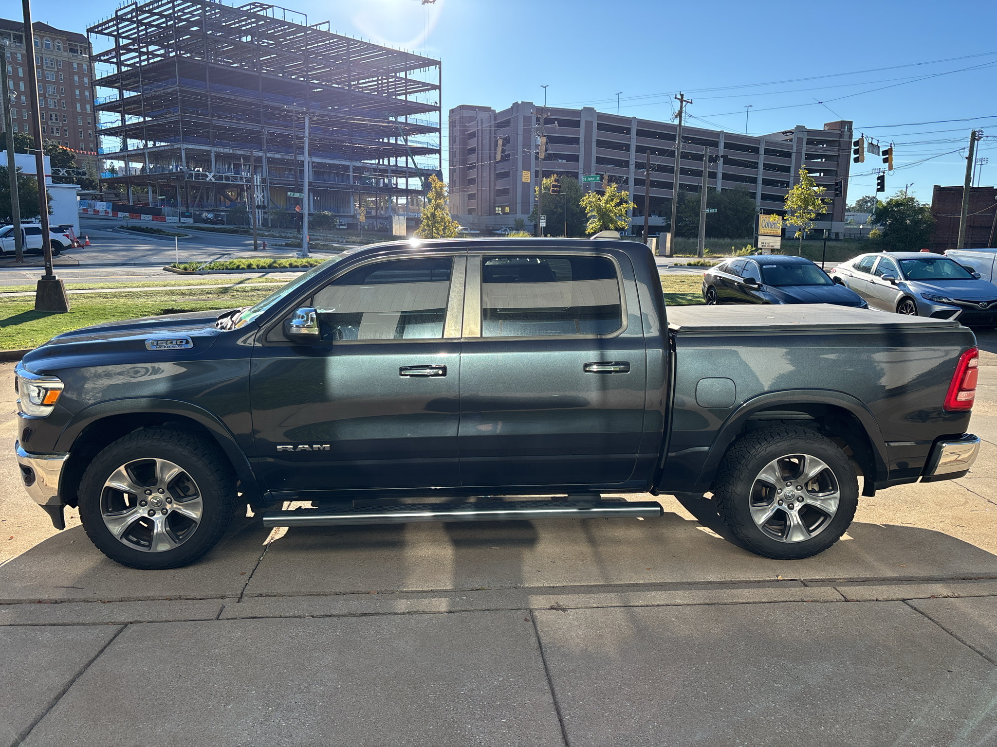 Used 2020 RAM 1500 Laramie AWD/4WD image 5