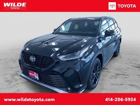 Certified 2025 Toyota Highlander XSE image 1