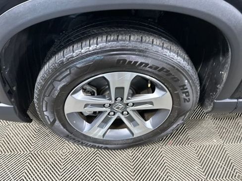 Used 2025 Honda Pilot EX-L image 10