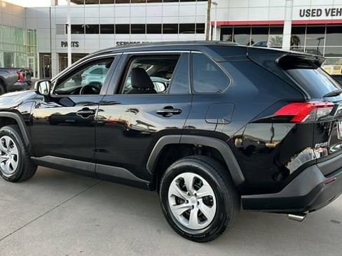 Used 2021 Toyota RAV4 LE w/ Carpet Mat Package (TMS) image 22