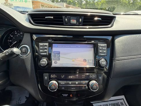 Used 2017 Nissan Rogue SL w/ SL Premium Package AWD/4WD image 24