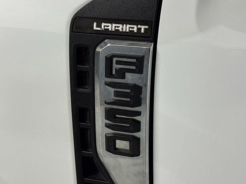 Used 2025 Ford F350 Lariat image 11