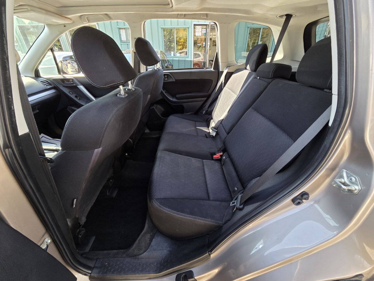Used 2014 Subaru Forester 2.5i Premium w/ All-Weather Package AWD/4WD image 18